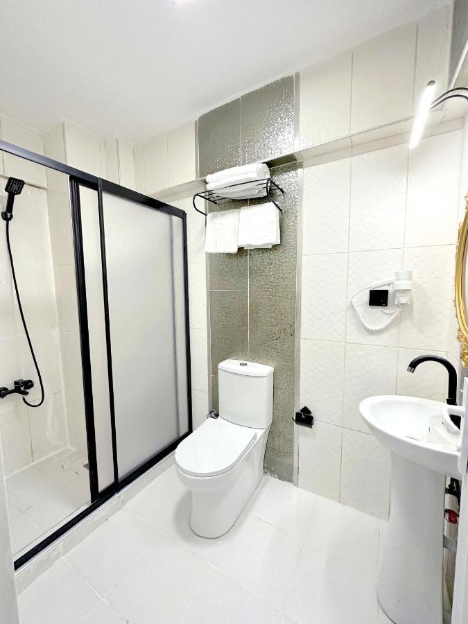 Menesa Hotel Istanbul Exteriör bild