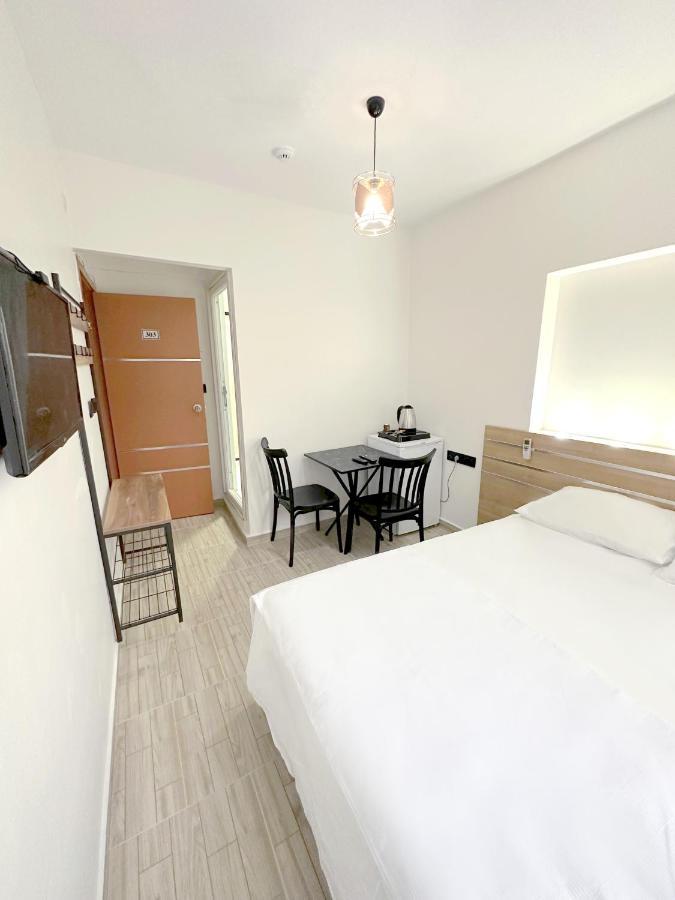 Menesa Hotel Istanbul Exteriör bild