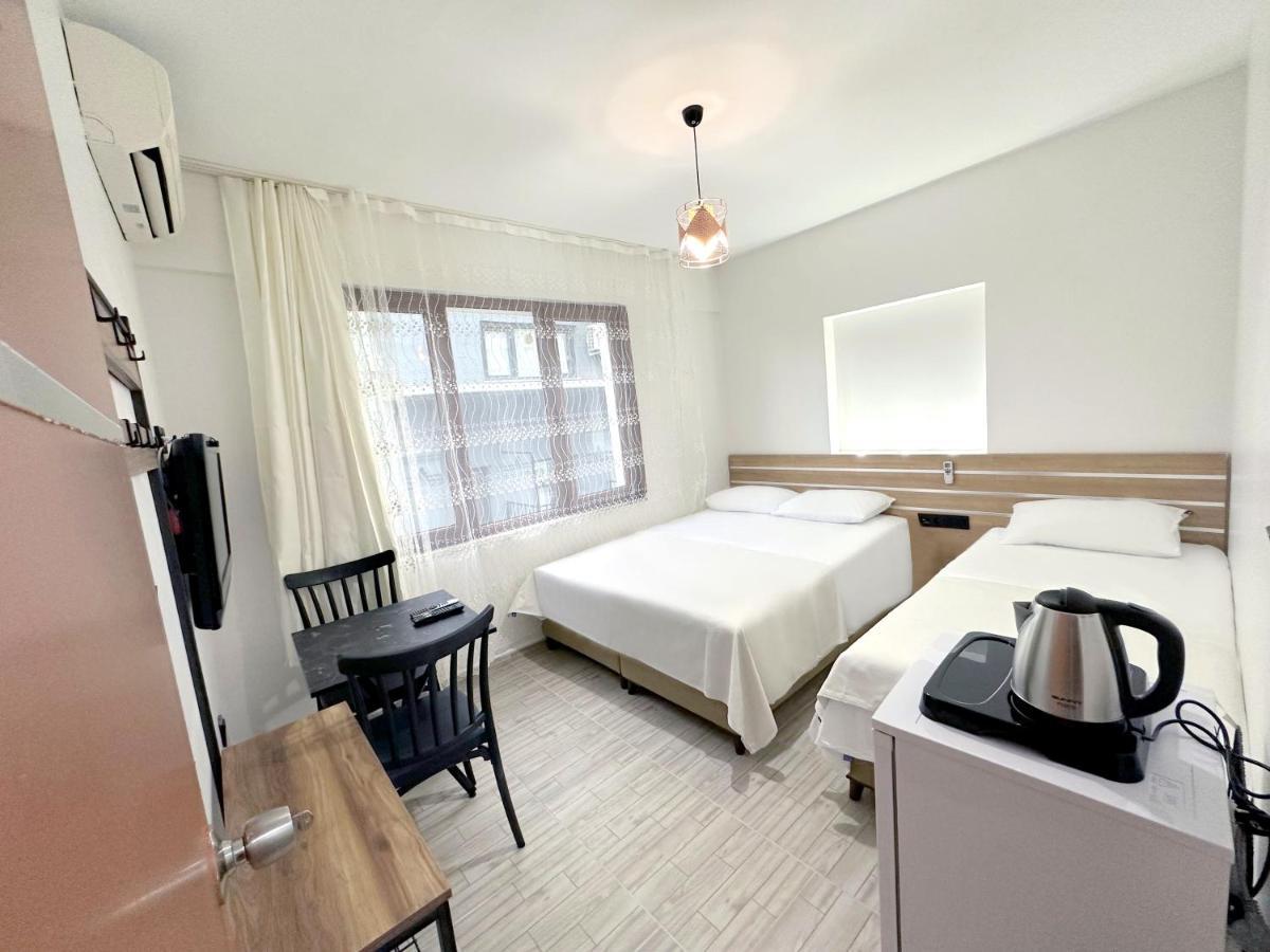 Menesa Hotel Istanbul Exteriör bild